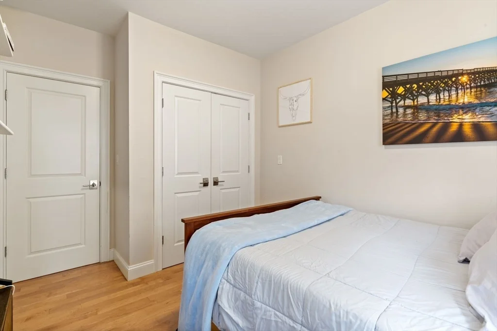 9 Sheridan, Neighborhood Nine