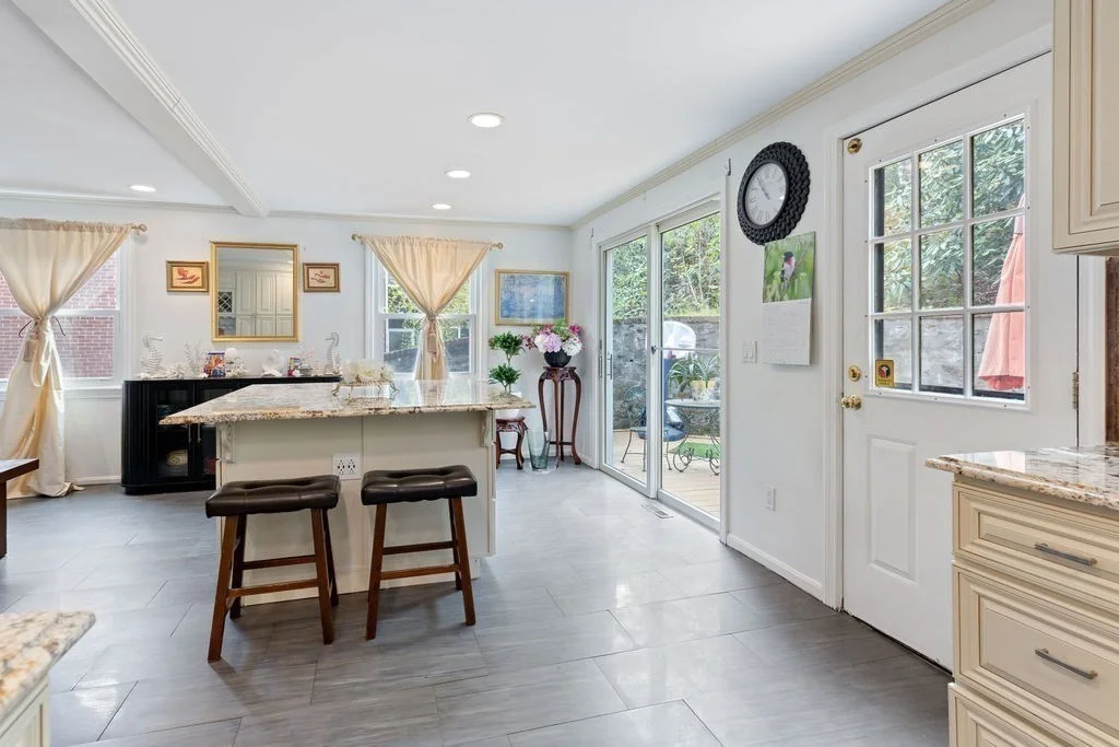 542 Commonwealth Ave, Newton