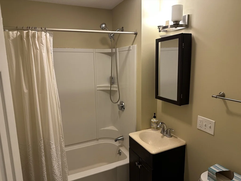 17 Leclair Terr, Chicopee