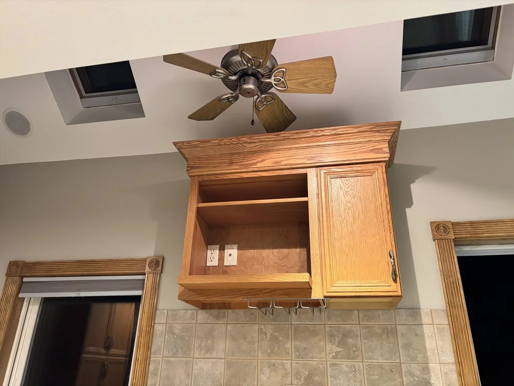 903 Prospect, Somerset