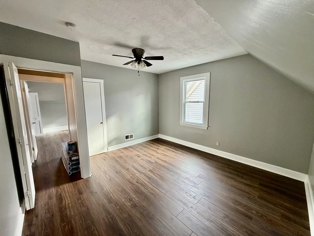 86 Maplewood Ave, Gloucester