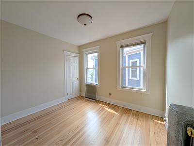 79 Conwell Ave, West Somerville