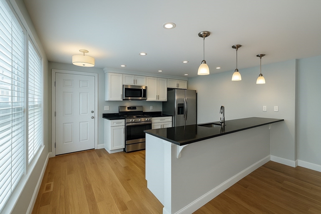 34 Knowlton St, East Somerville