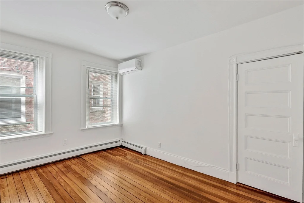 864 Huntington, Mission Hill