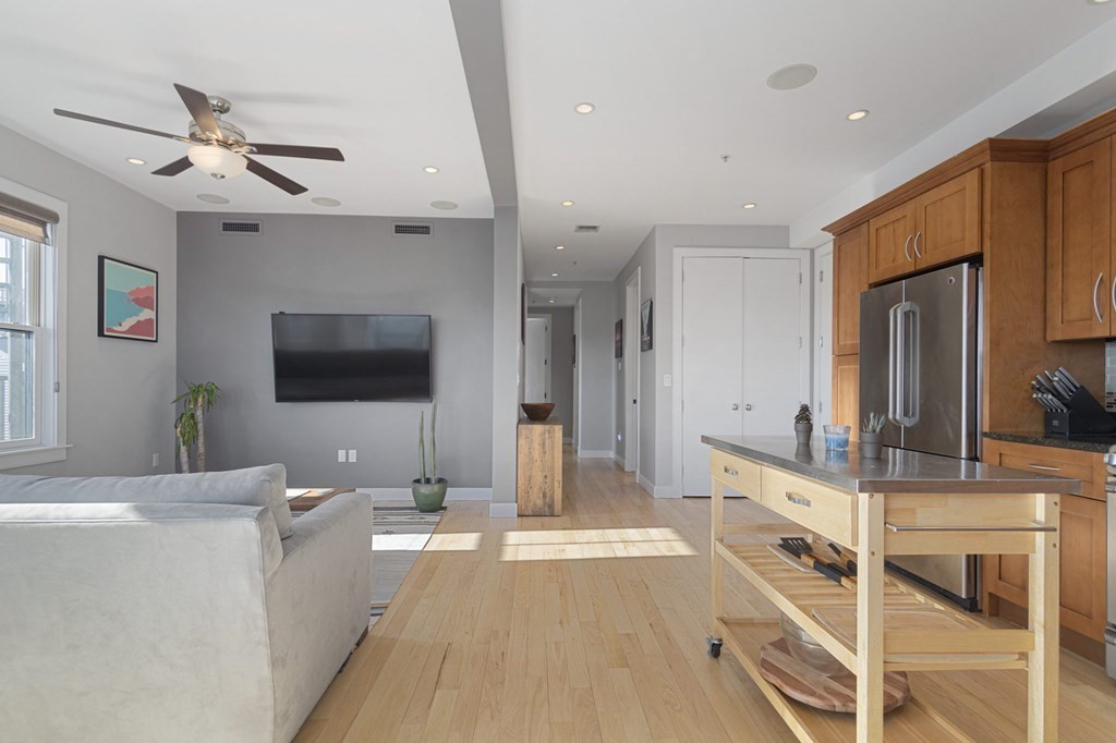 288 C St, South Boston