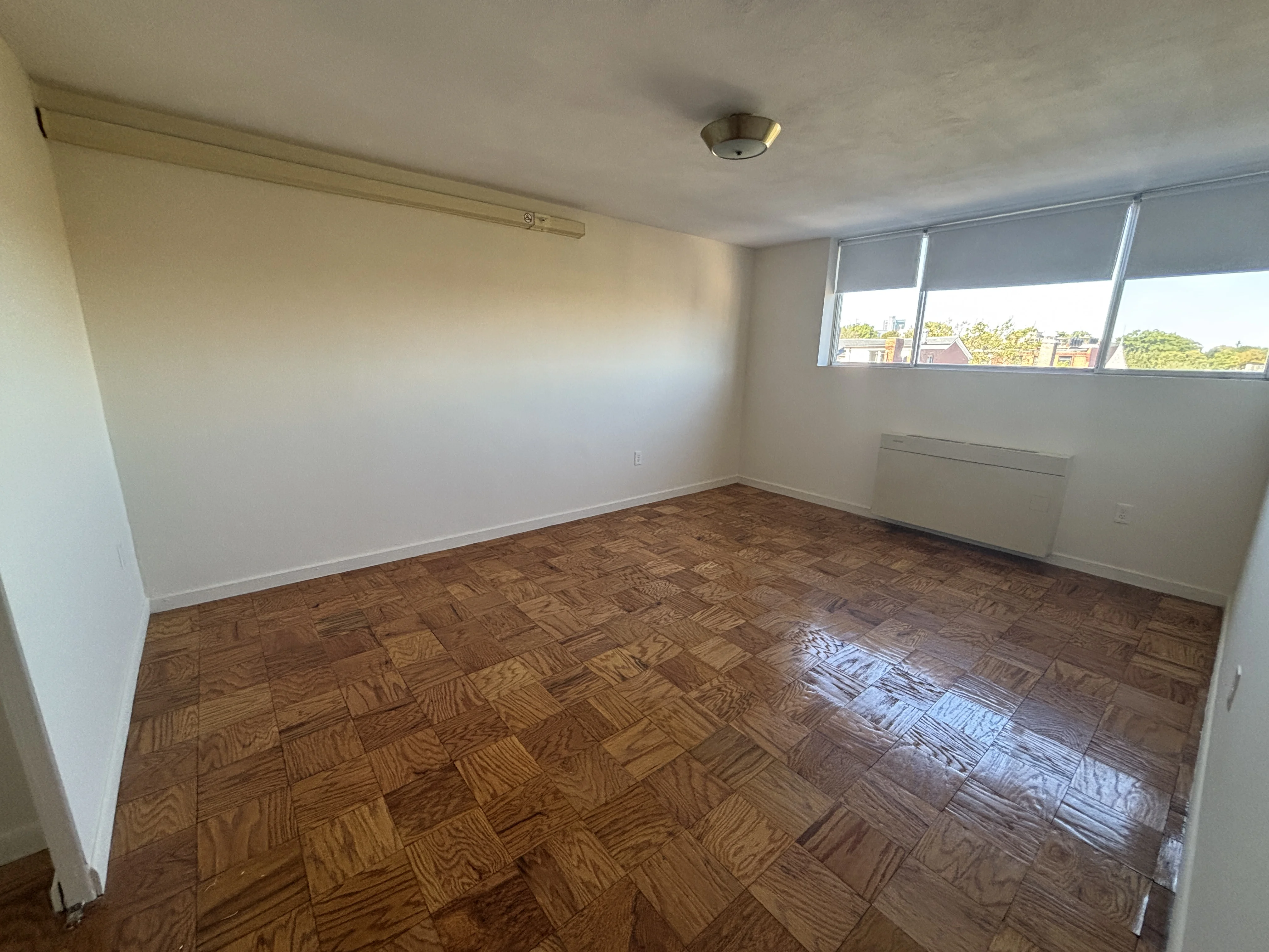 101 Monmouth St, Longwood