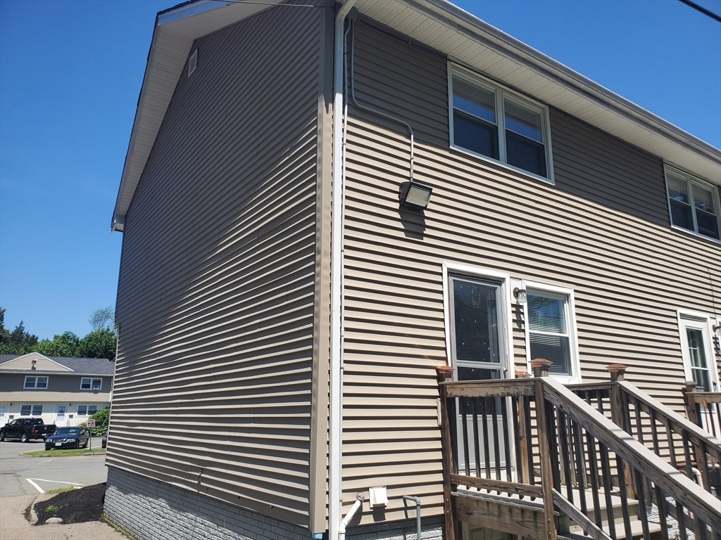 174 Pine St, Holbrook