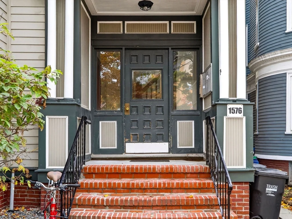 1576 Cambridge St, Mid-Cambridge