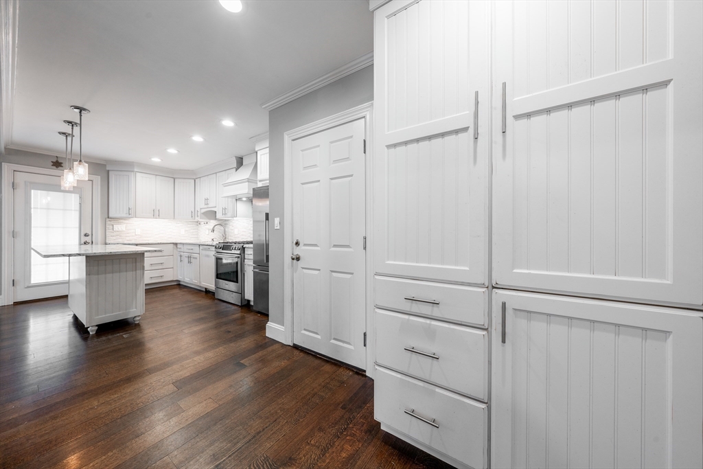 297 Spring St Ext, Medford