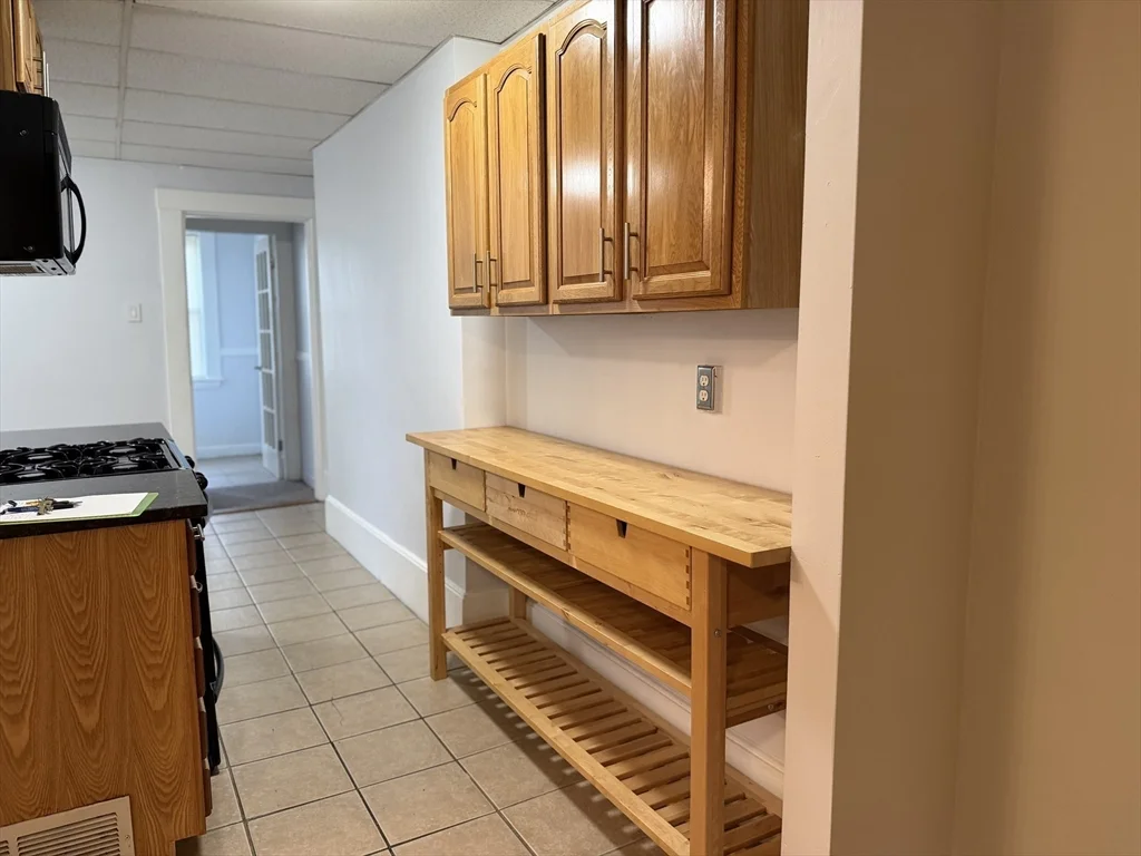 13-1R Mansfield St, Allston