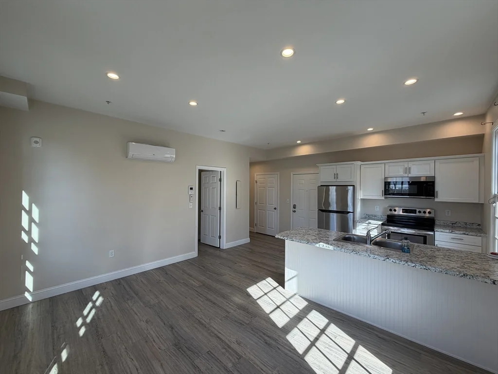 275 Broadway St, Methuen