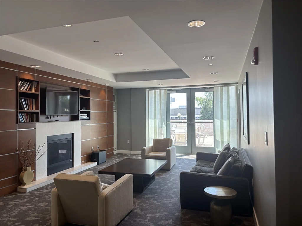 100 Station Landing, Wellington