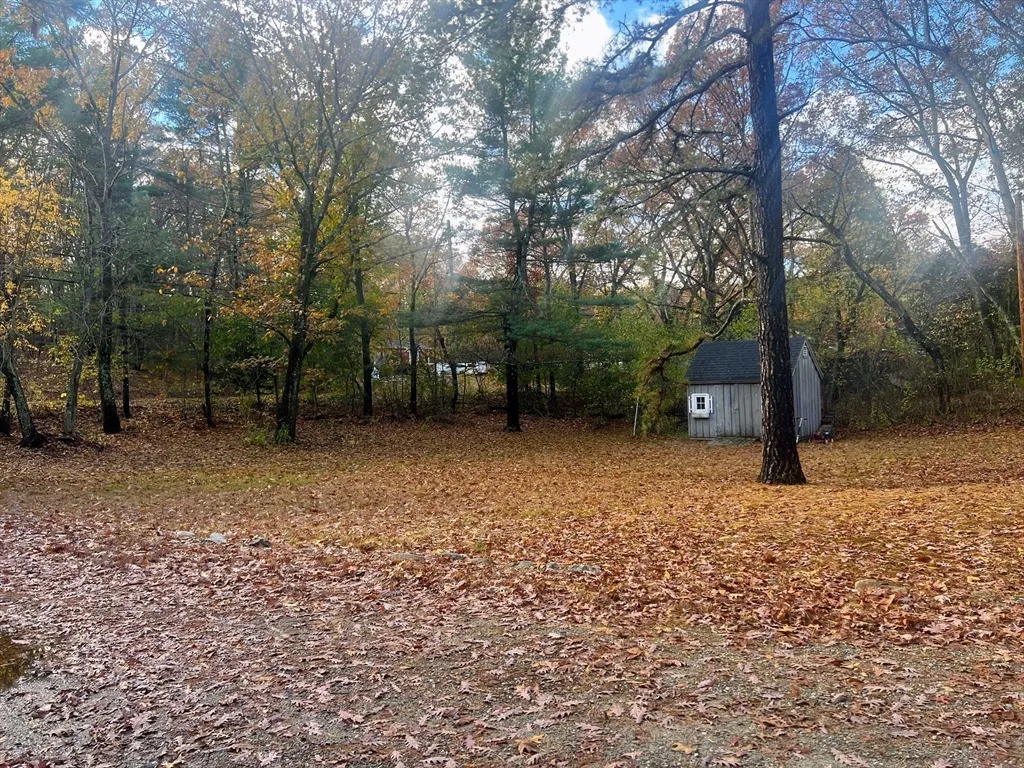 888 Salem St, Groveland