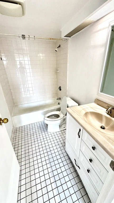 85 Brainerd Rd, Allston