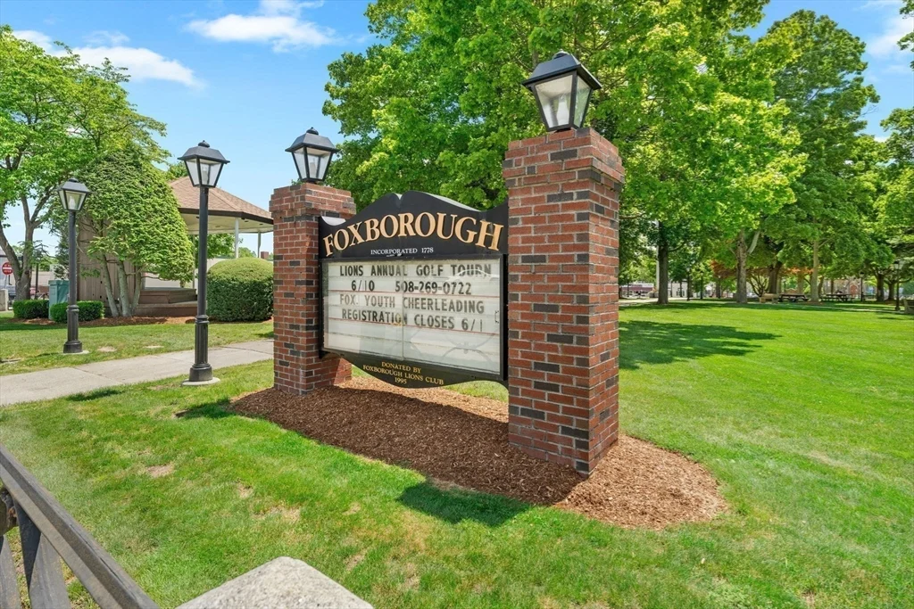 7 Main St, Foxboro