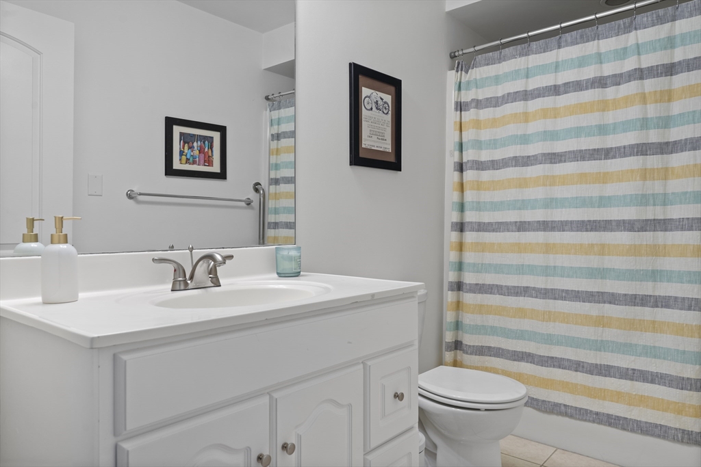 33 Middle St, South Boston