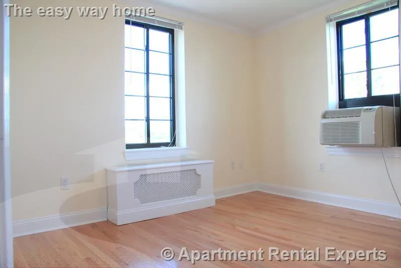 60 Brattle St, Harvard Square