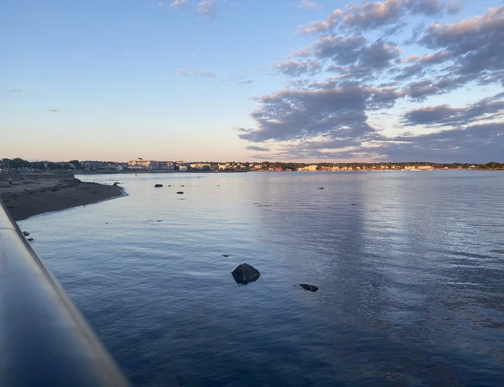 61 Western Ave, Gloucester