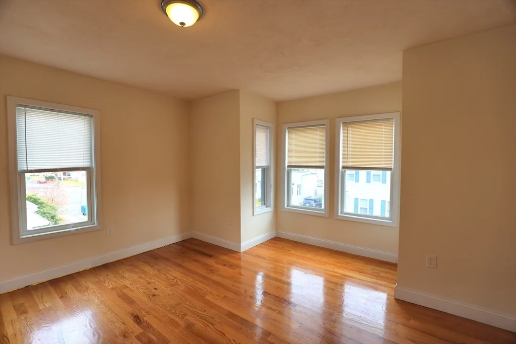 62 Lincoln St, Fitchburg