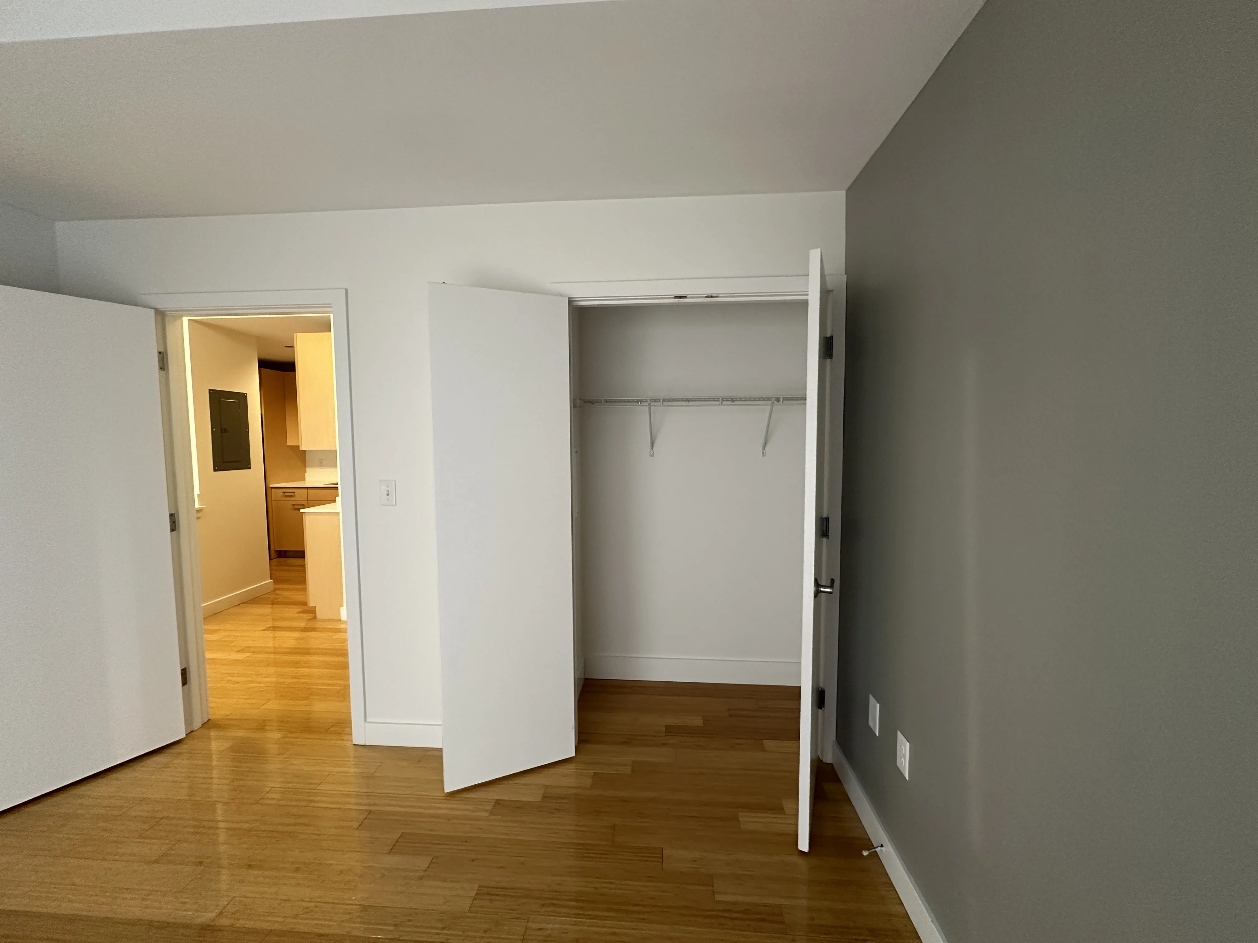 1085 Boylston St, Fenway