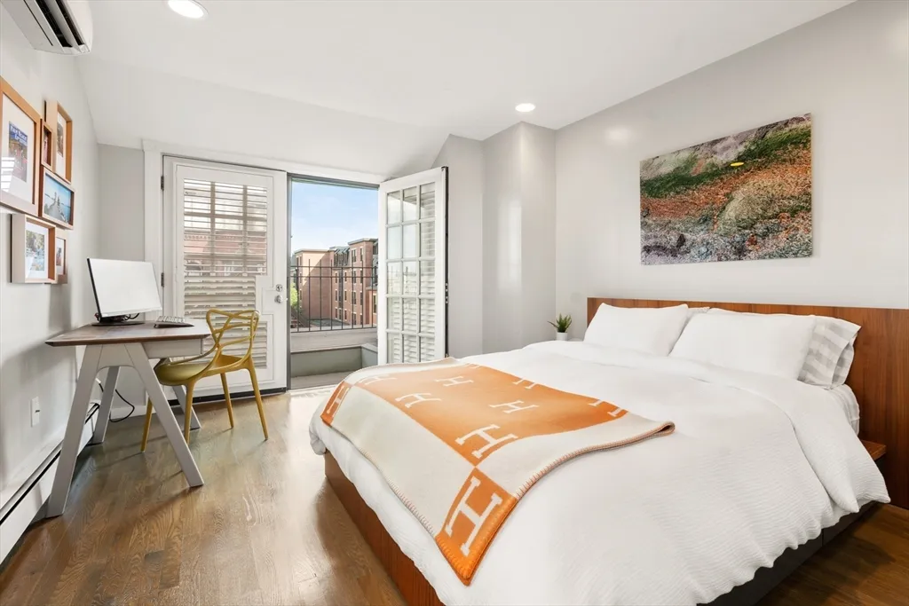 203 Saint Botolph St, Back Bay