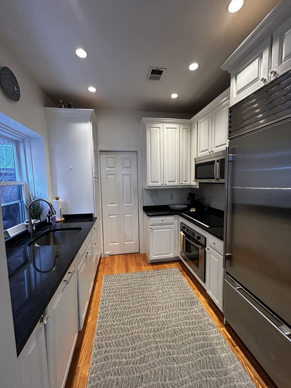 3 Walnut St, Beacon Hill