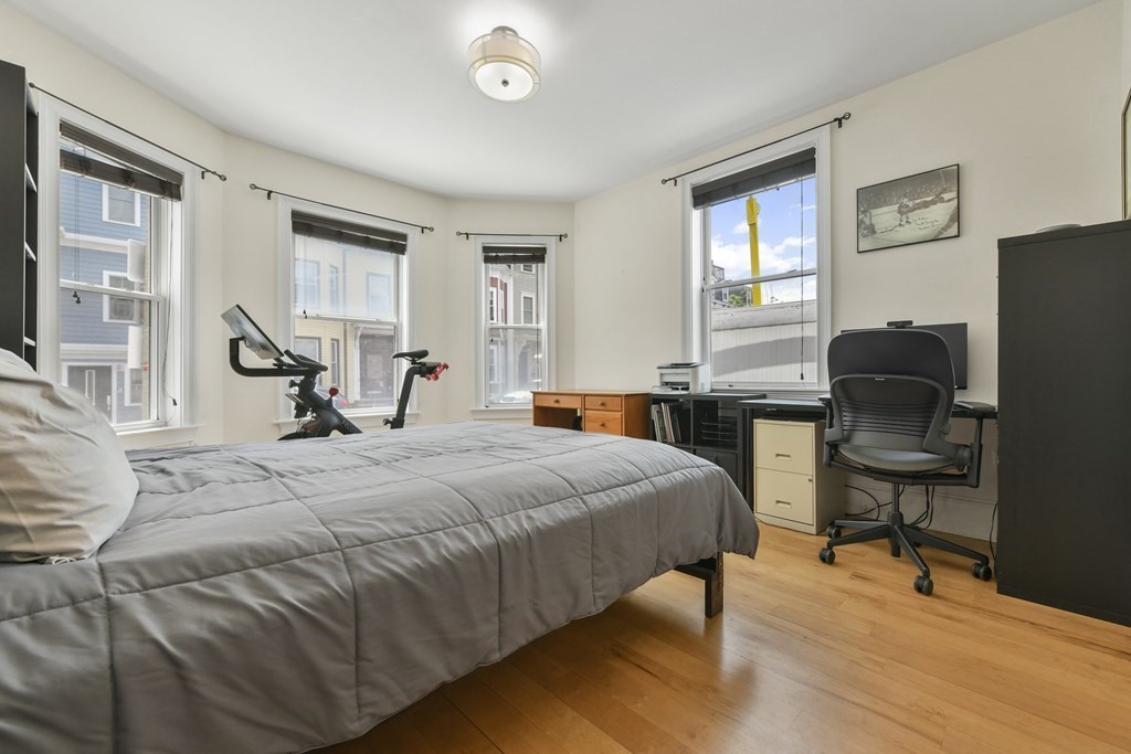 714 E 4th, South Boston