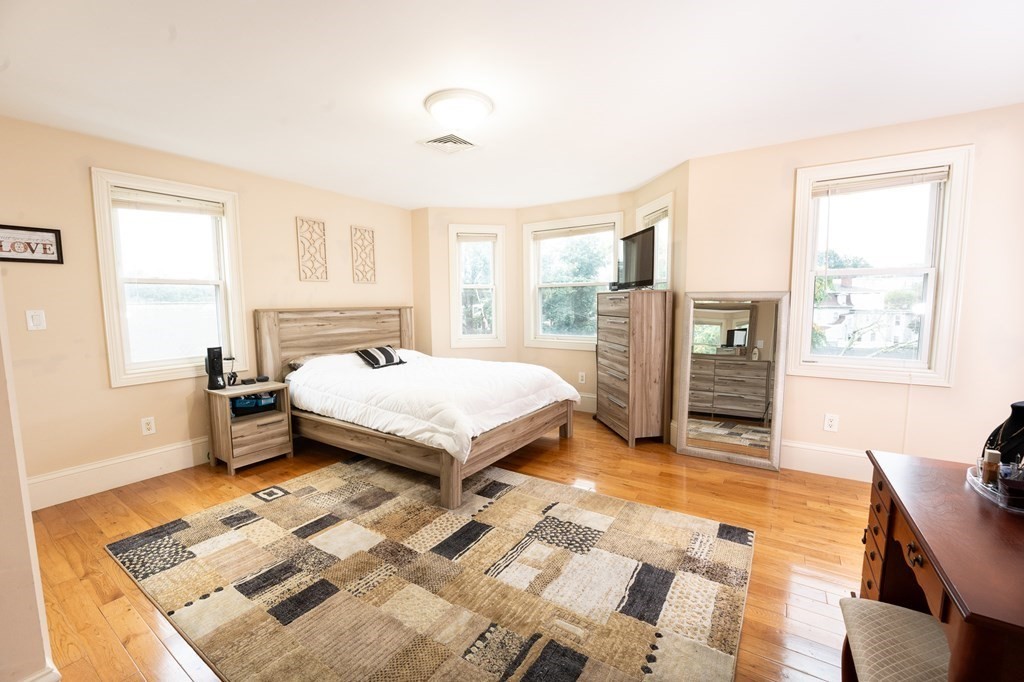 15 Downer Ct, Dorchester