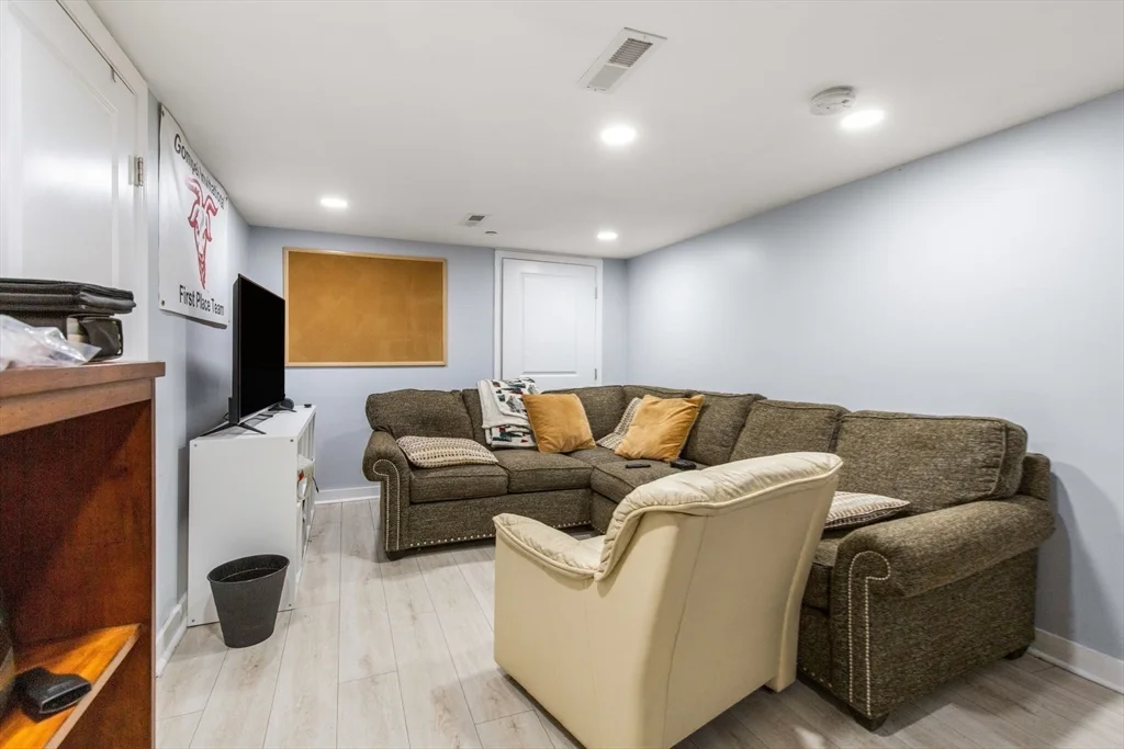 32 Cameron Ave, Teele Square