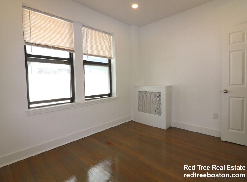 11 Peterborough St, Fenway