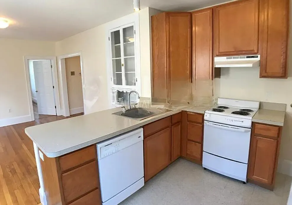 881 Massachusetts Ave, Central Square