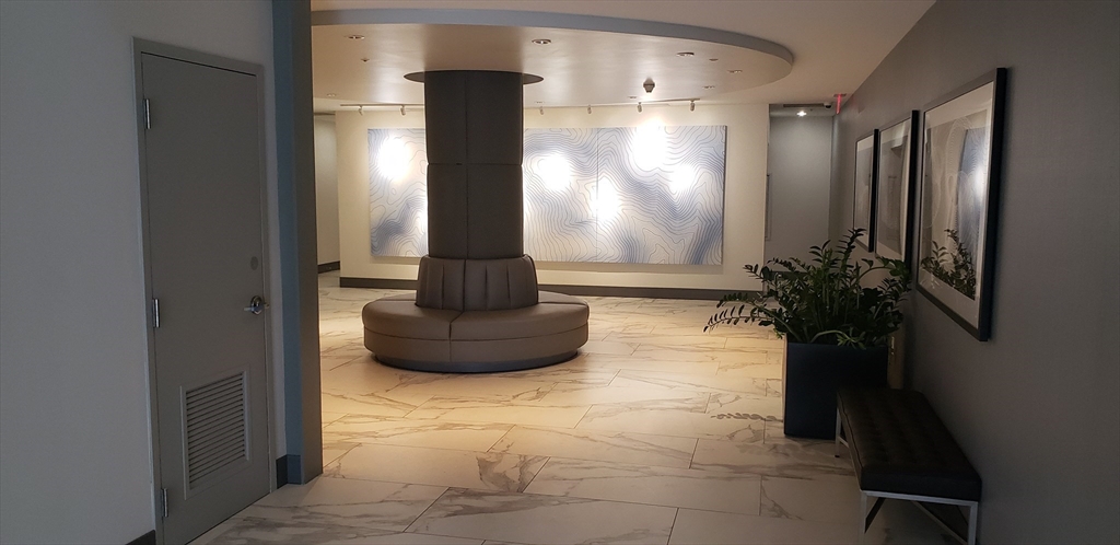 8 Museum Way, East Cambridge