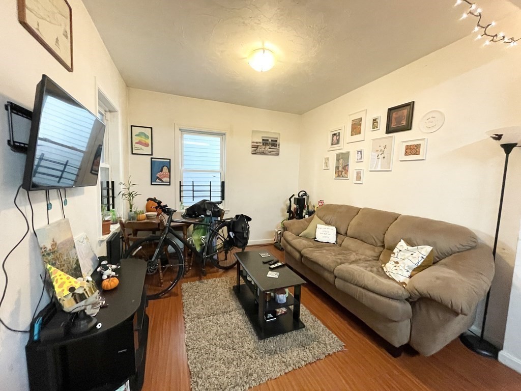 93A Hillside St, Mission Hill