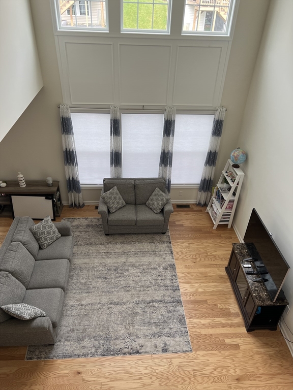 16 Poplar Ln, Hopkinton