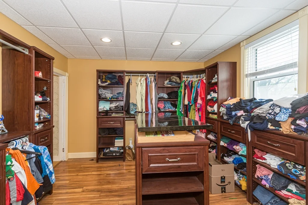 26 Pine St, Natick