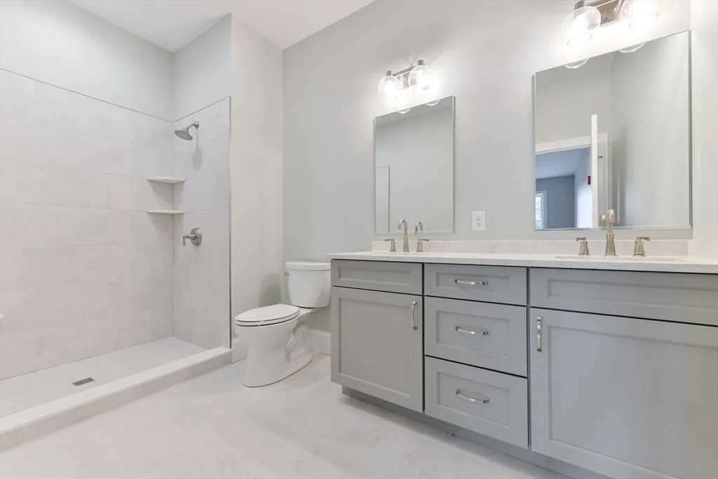 8 Sanborn St, Reading
