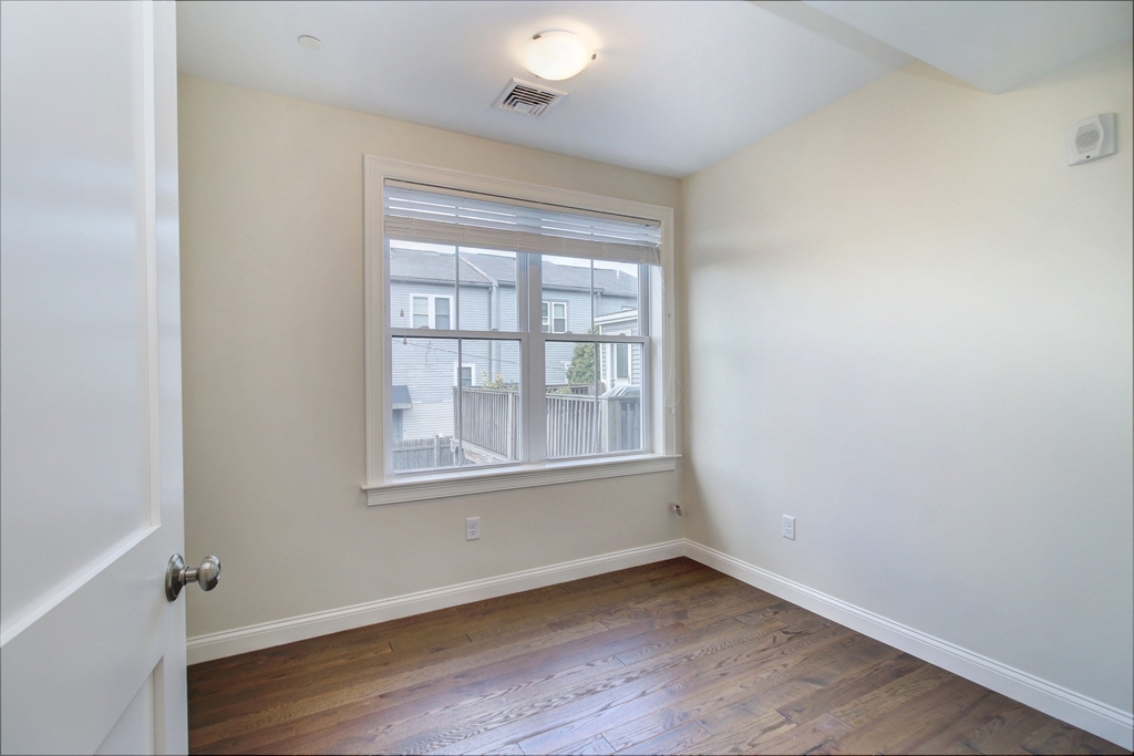 4 Kemp St, South Boston