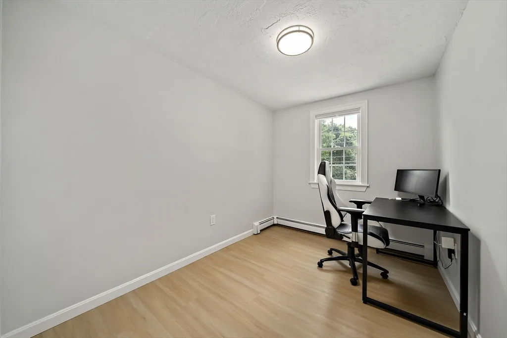 6 Skyview Rd, Woburn