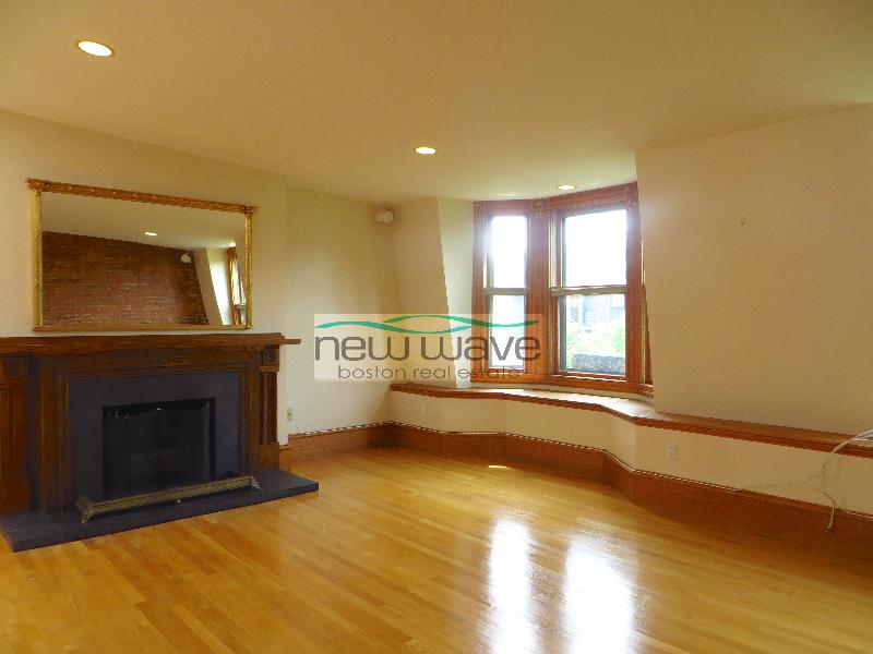 17 Holyoke St, South End