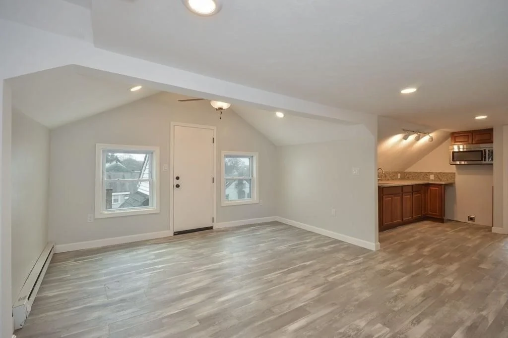 9 Cottage Ct, Middleboro