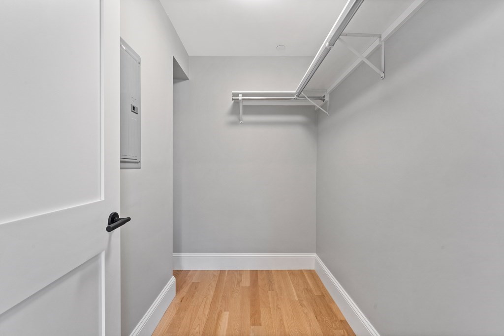 903 Beacon St, Back Bay