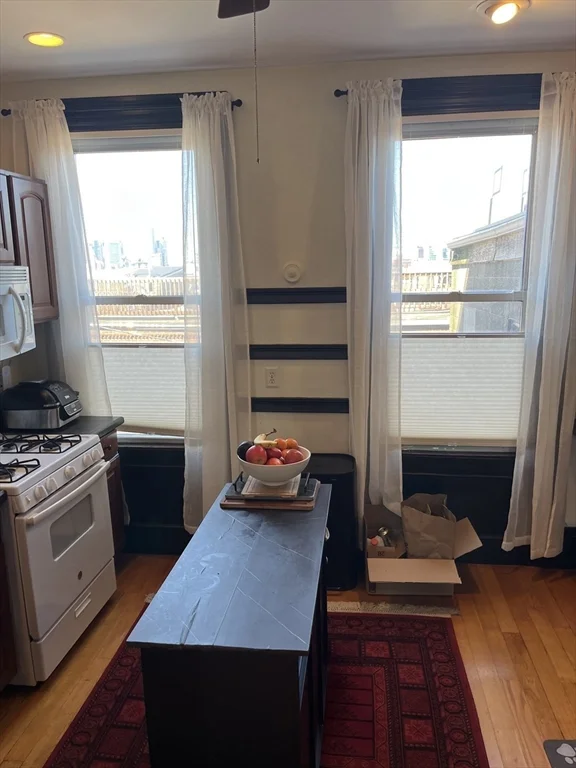 554 East Broadway, South Boston
