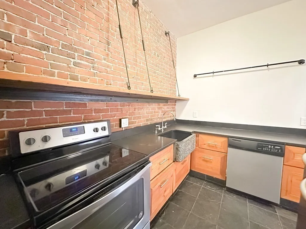 534 Massachusetts Ave, South End