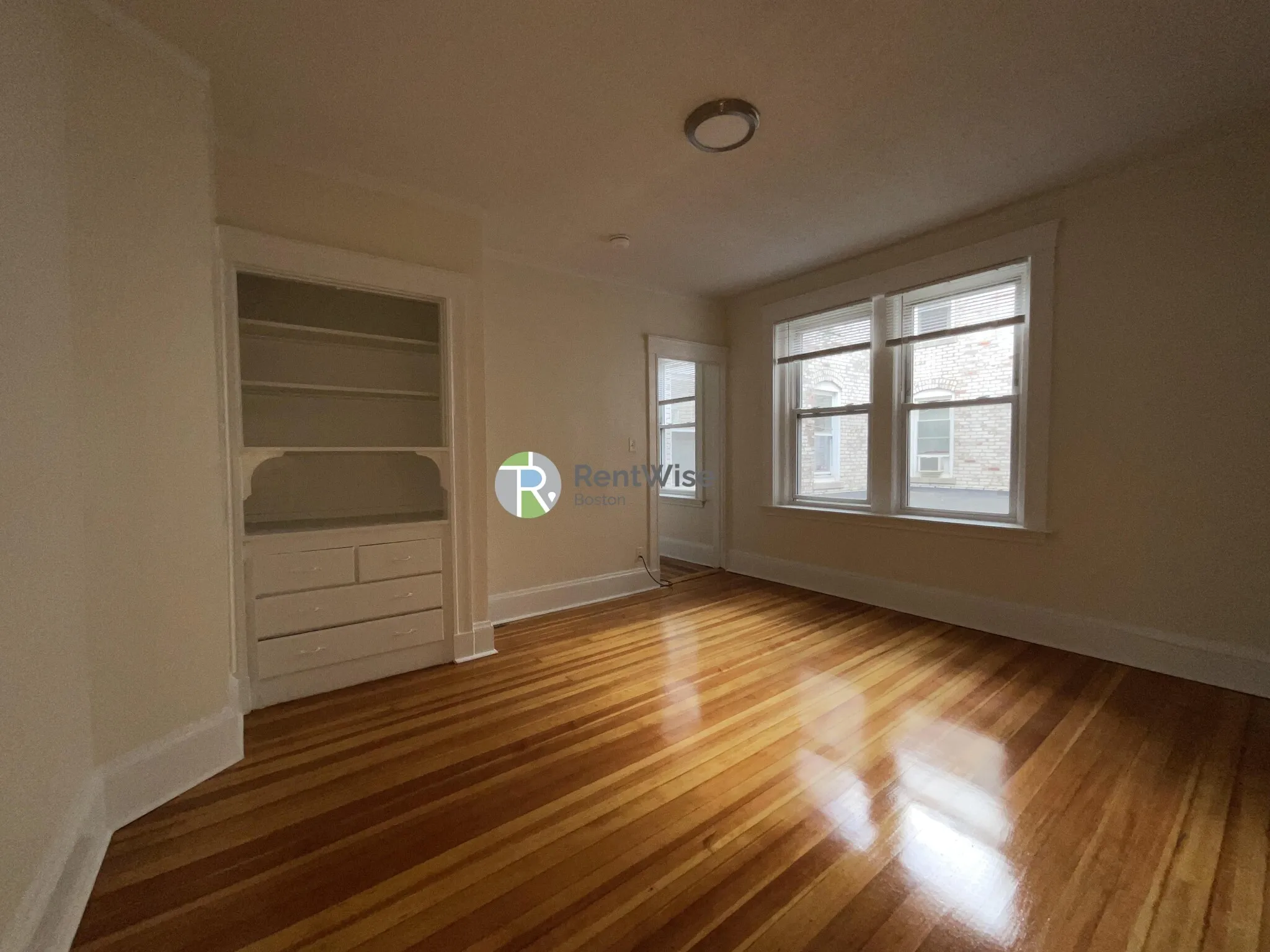 6 Barrows St, Allston