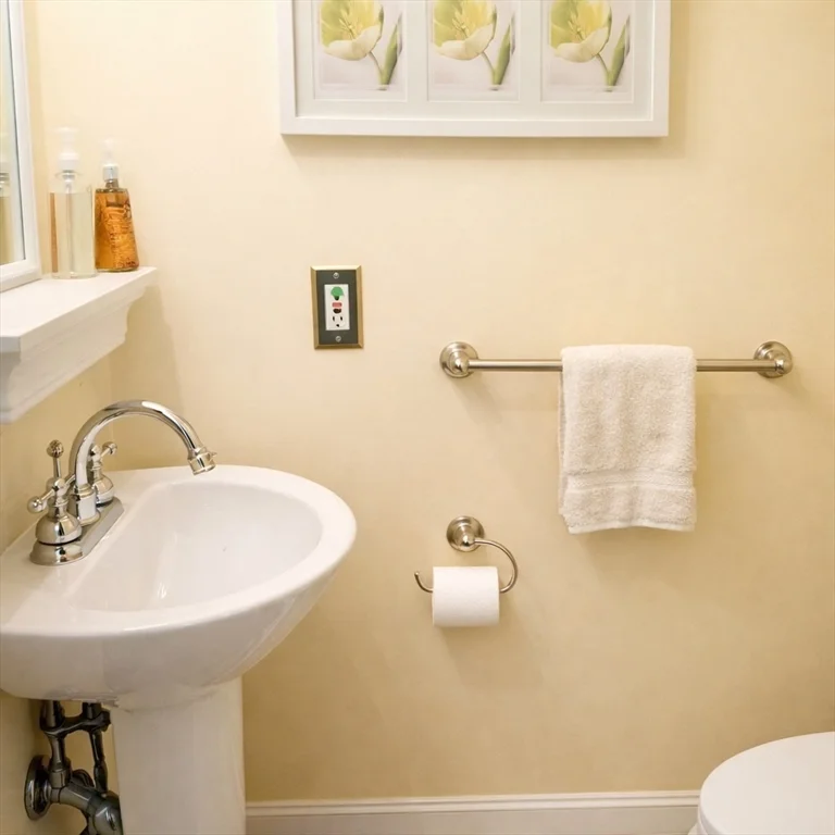 154 Quincy Shore Dr, Quincy