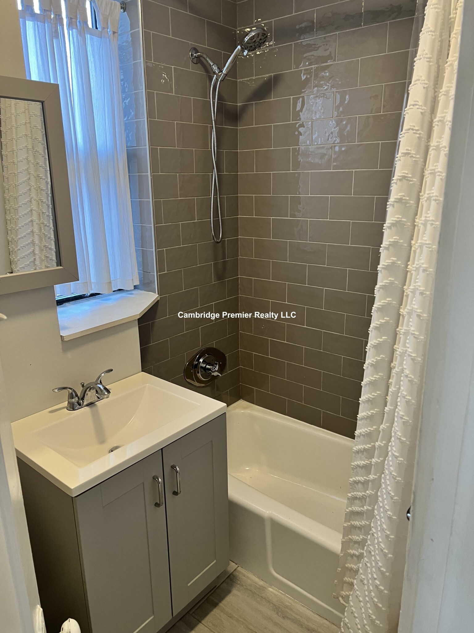 335 Harvard St, Mid-Cambridge