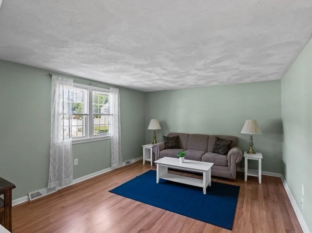 58 Brandon St, Billerica