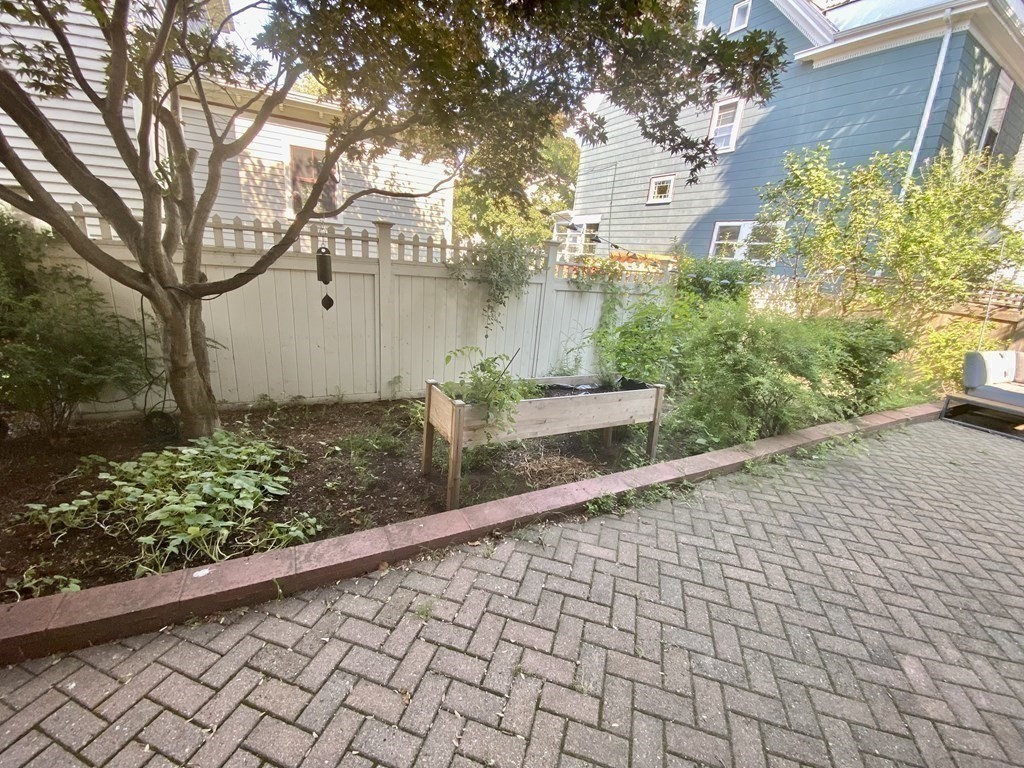 81 Benton, Powder House Square