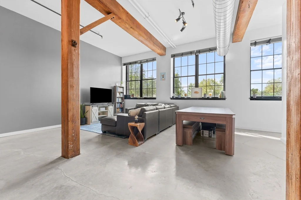 944 Dorchester Ave, Dorchester