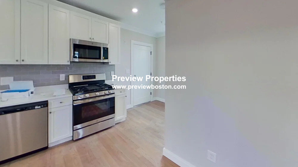 93 George St, Roxbury